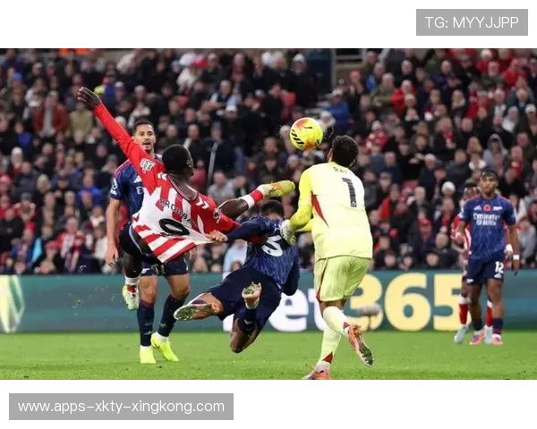 英超利物浦外线配合流畅,攻防转换凸显效率