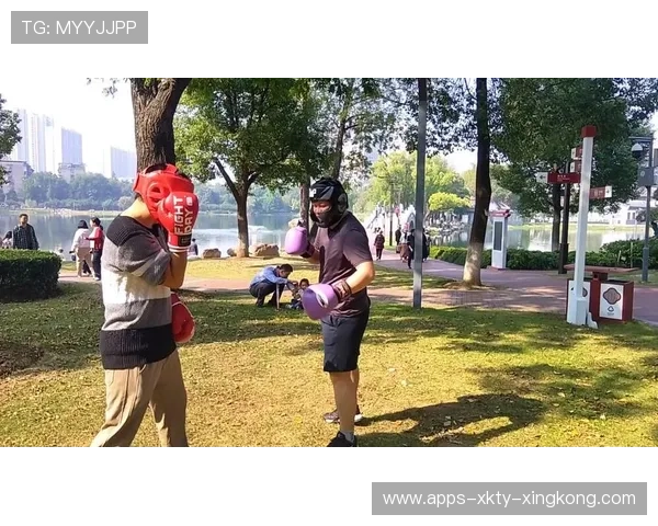 拳击中量级回合中选手以步伐优势主导节奏